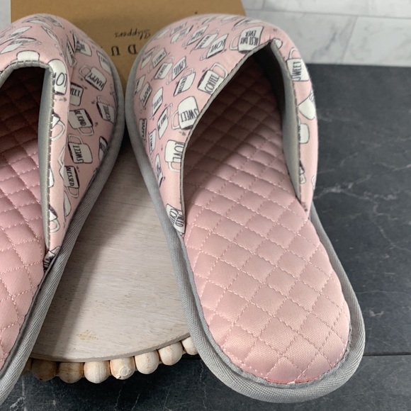 SealedNWT Rae Dunn slippers size L pink with mugs pattern on it HAPPY COFFEE B… - Picture 3 of 5